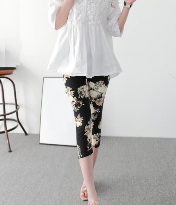 Damskie legginsy capri ze wzorem L 27