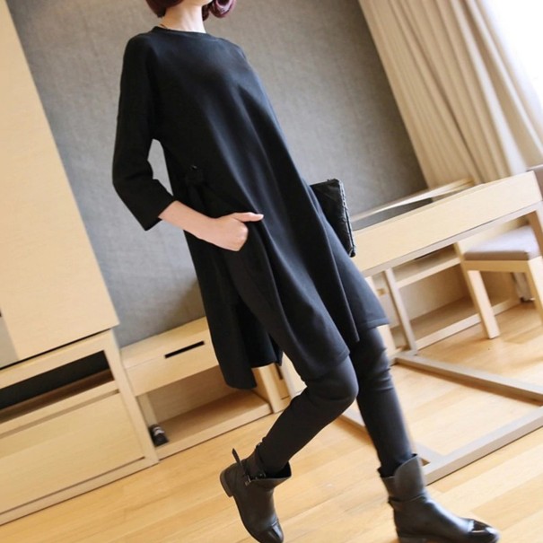 Dámsky dlhý sveter s rázporkom čierna