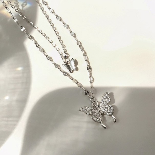 Dámský dvojitý náhrdelník s motýly D520 stříbrná