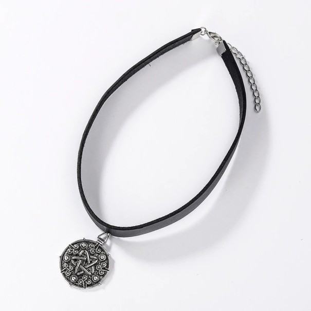 Dámský kožený choker náhrdelník s přívěskem stříbrná