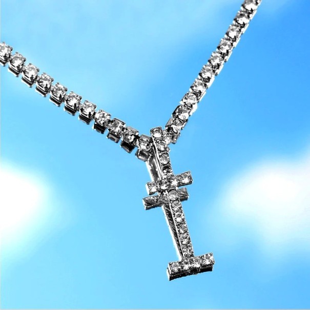 Dámský náhrdelník písmeno se zirkony I