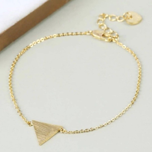 Dámsky náramok s trojuholníkom zlatá
