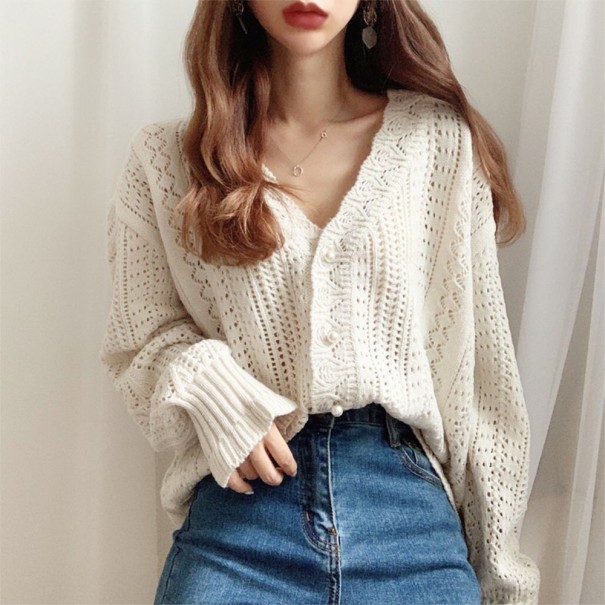 Dámsky pletený sveter s gombíkmi biela