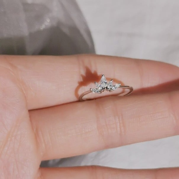 Dámský prstýnek korunka D948 stříbrná 8