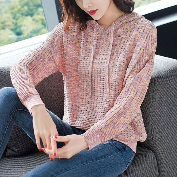 Dámský svetr s kapucí a kapsou růžová