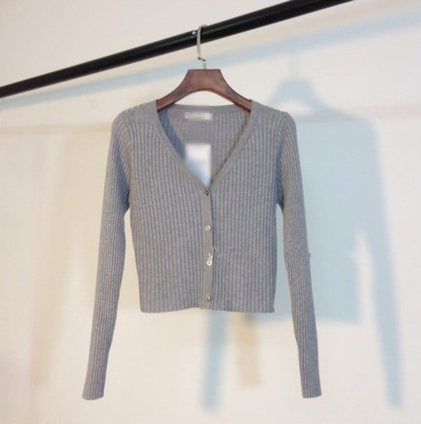 Dámský svetr s knoflíky G226 šedá M