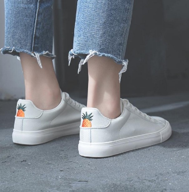 Damsneakers med ananastryck J1178