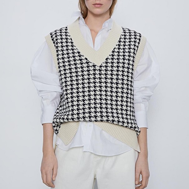 Damstickad oversized väst med mönster