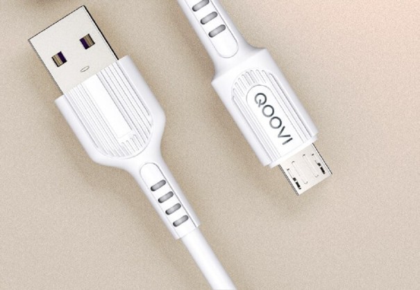 Datový kabel USB na Lightning / Micro USB / USB-C 1 m 2