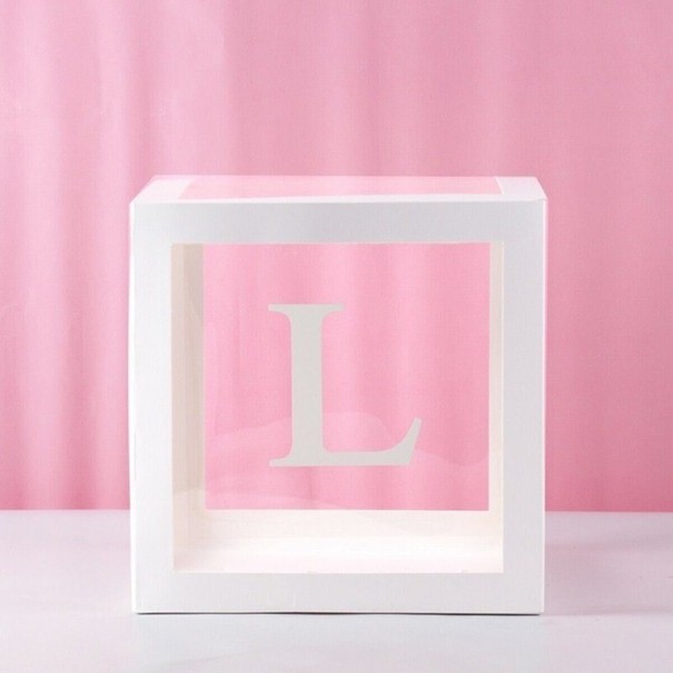 Decoratieve ballondoos met letter 27 x 27 cm L