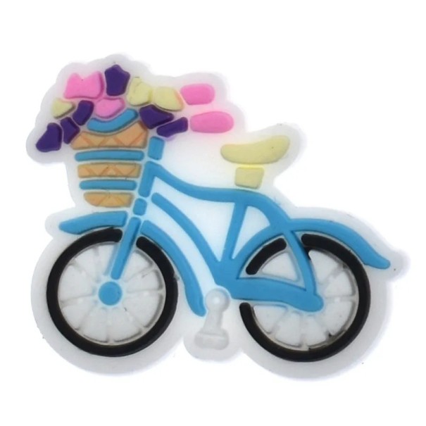 Dekorace na crocsy kolo s košíčkem a květinami PVC modré ozdoba do nazouvací obuvi doplněk do otvorů bot motiv bicyklu 1