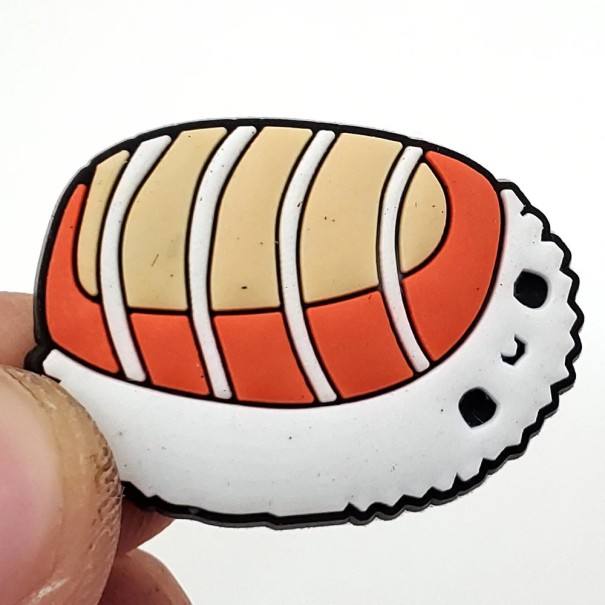 Dekorace na crocsy sushi motiv PVC bílo oranžovo béžová ozdoba na boty crocs doplněk pro personalizaci nazouvací obuvi 1