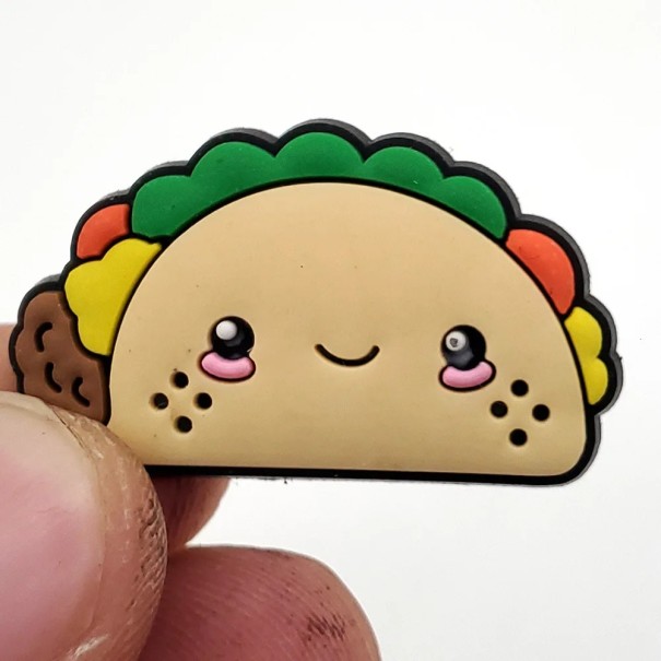 Dekorace na crocsy tacos motiv PVC béžovo zeleno červeno hnědá ozdoba na boty crocs doplněk pro personalizaci obuvi 1