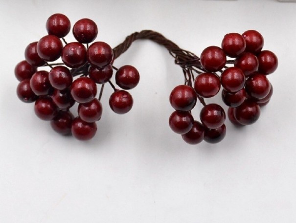 Dekorativer Strauß künstlicher Beeren 22
