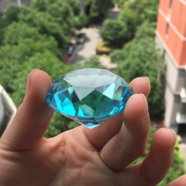 Dekorativní skleněný diamant C478 světle modrá