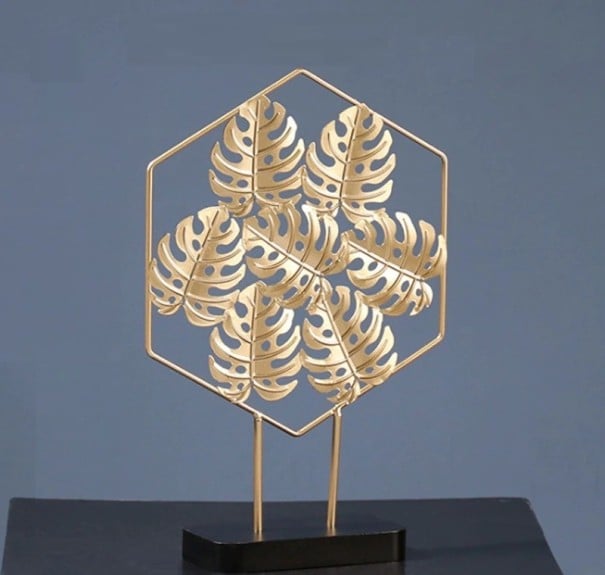 Dekorativní soška s listy M 1