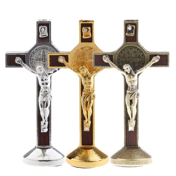 Dekorativt kors med Jesus