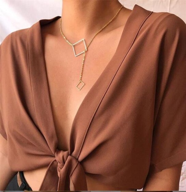 Delicado collar de mujer con cubos 1