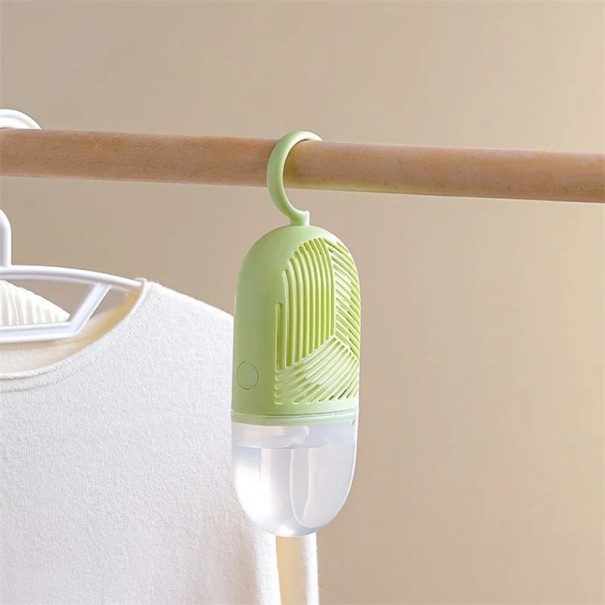 Déshumidificateur suspendu 22 x 8 cm Boîte colorée avec recharge interchangeable et réservoir d'eau Contre l'humidité et les odeurs Sans électricité vert