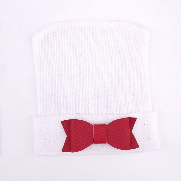 Dětská bílá čepice s mašlí červená