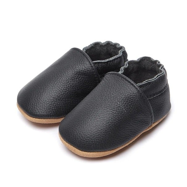 Dětské capáčky z PU kůže Nazouvací model s pružnou gumičkou po obvodu Hladká podrážka Bez zapínání Unisex botičky na doma i ke kočárku černá 18-24 měsíců