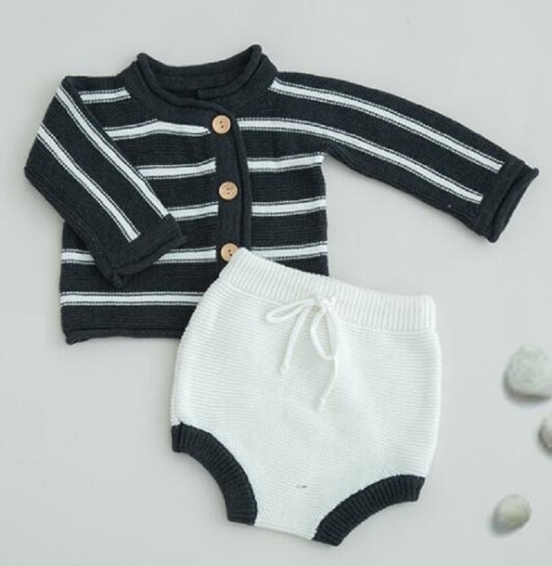 Detský pletený sveter a kraťasy A2661 tmavo sivá 0-3 mesiace