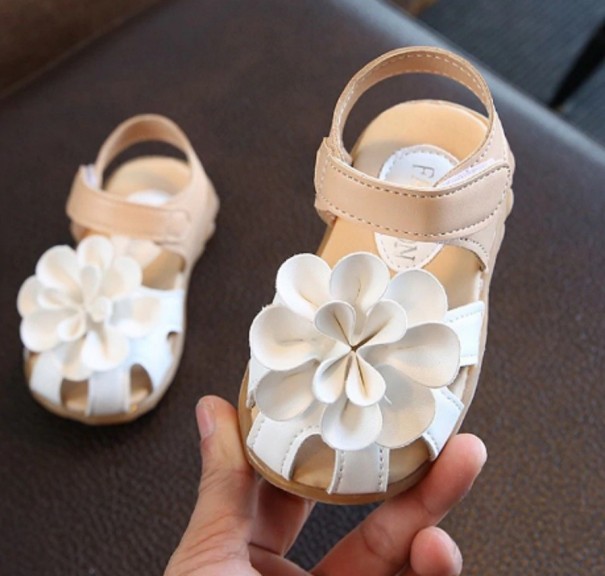 Dievčenské sandále s kvetom biela 20,5