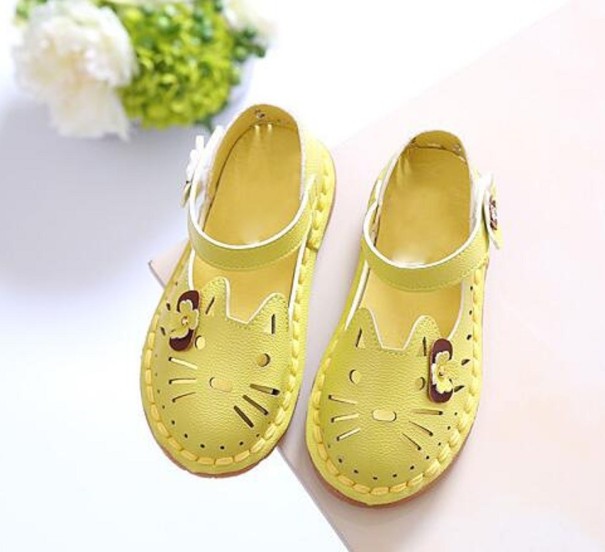 Dievčenské sandále s mačkou svetlo žltá 25