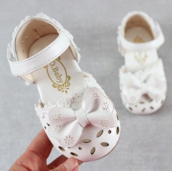 Dievčenské sandále s mašľou biela 24