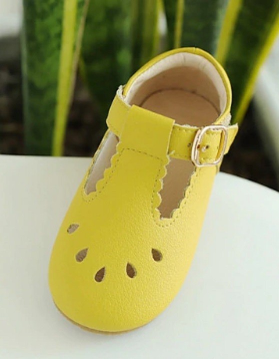 Dívčí kožené sandály žlutá 24,5