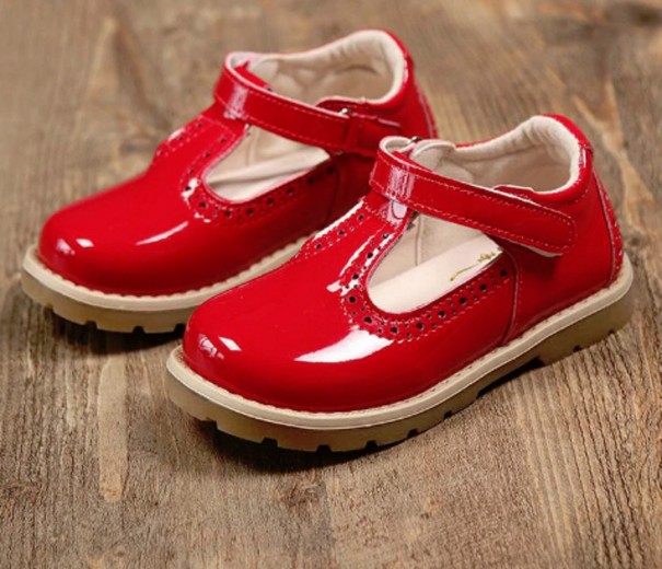 Dívčí lakované boty A83 červená 24