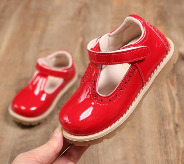 Dívčí lakované sandály červená 25