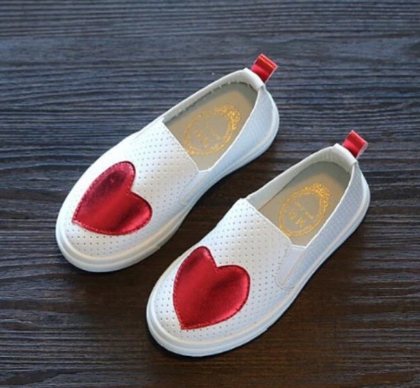 Dívčí slip-on tenisky se srdíčkem červená 21
