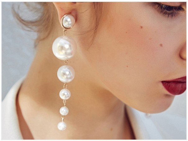 Długie kolczyki z perłami 1