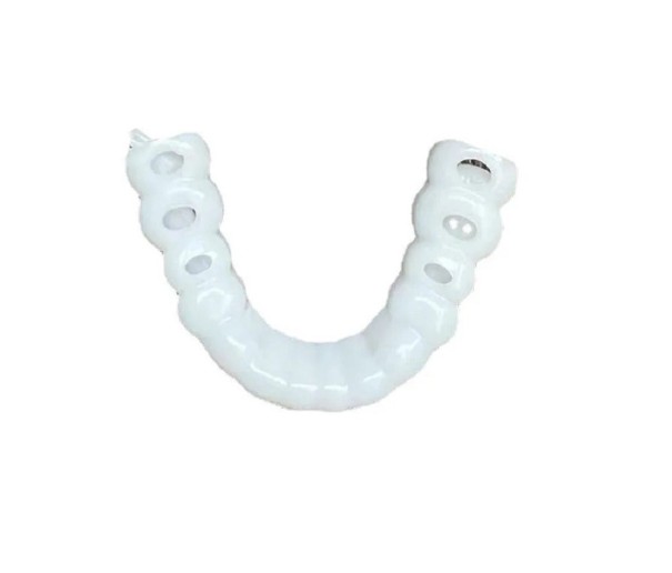 Dolní zubní protéza 1