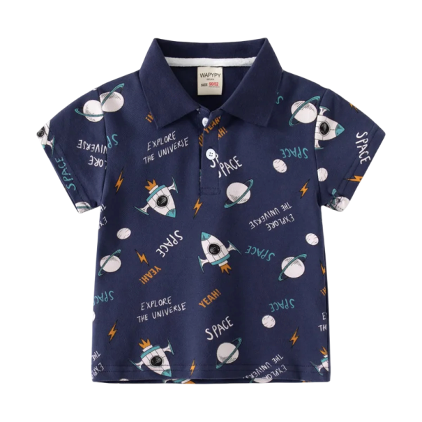 Drenge polo med krave og raketmotiv Kortærmet Mørkeblå bomulds T-shirt med knapper til midten Stilfuldt sommeroutfit 5