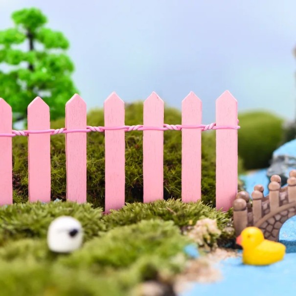 Dřevěný modelový plot 90 cm Výška 5,1 cm Šířka 7,2 cm Miniaturní oplocení pro dioráma a modelovou krajinu růžová