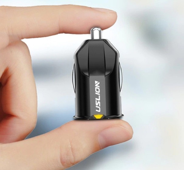 Dubbel USB billaddare K787