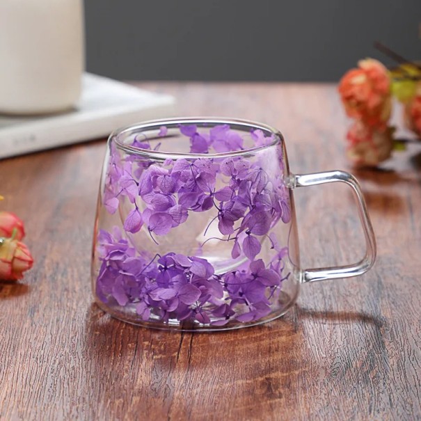 Dvouplášťový skleněný hrnek 200 ml s květinovým vzorem 9 × 8 × 7,5 cm sklenice s uchem na kávu čaj mléko průhledný hrnek na pití fialová