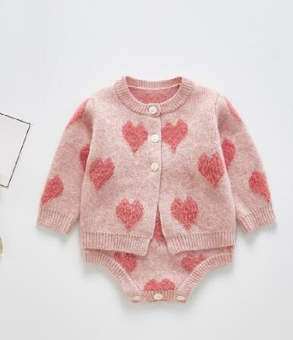 Dzianinowy sweter dziewczęcy i body z serduszkami różowy 6-12 miesięcy