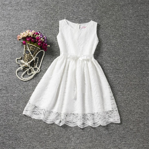 Dziewczęca koronkowa sukienka z tasiemką w pasie J1889 biały 10