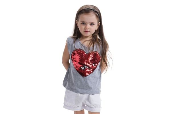 Dziewczęca koszulka z nadrukowanym sercem i cekinami 3