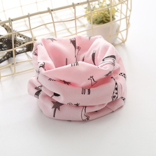 Écharpe pour enfants avec des girafes rose