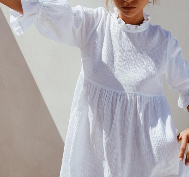 El vestido blanco de verano de Becky M