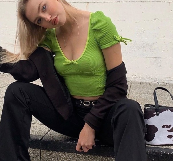 Elastisk kort t-shirt för kvinnor