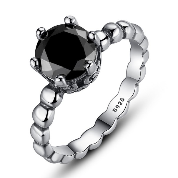 Elegancki srebrny pierścionek z cyrkonią 6