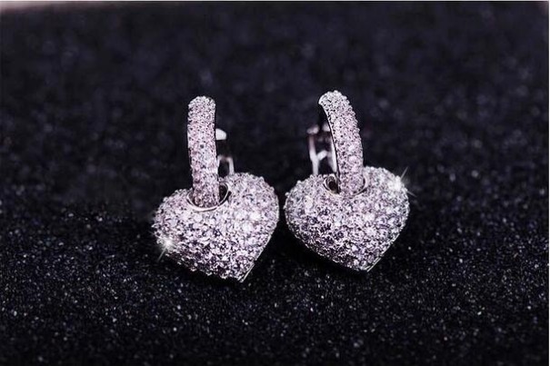 Elegant hart met strass steentjes J1303 zilver