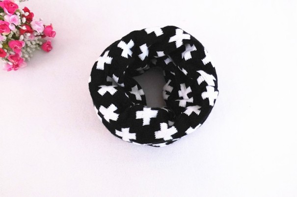 Elegante bufanda infantil de invierno con estampado J2974 negro