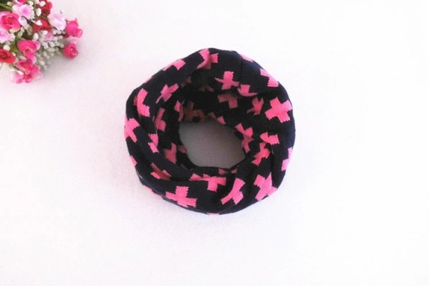 Elegante bufanda infantil de invierno con estampado J2974 rosa