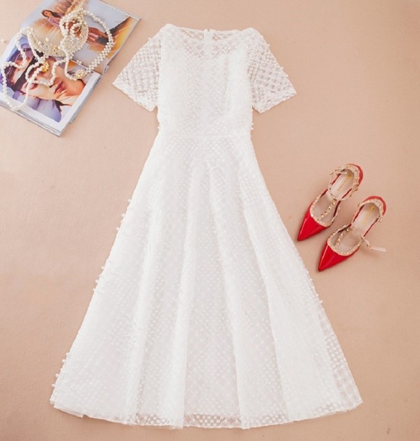 Elegante damesjurk met parels wit S